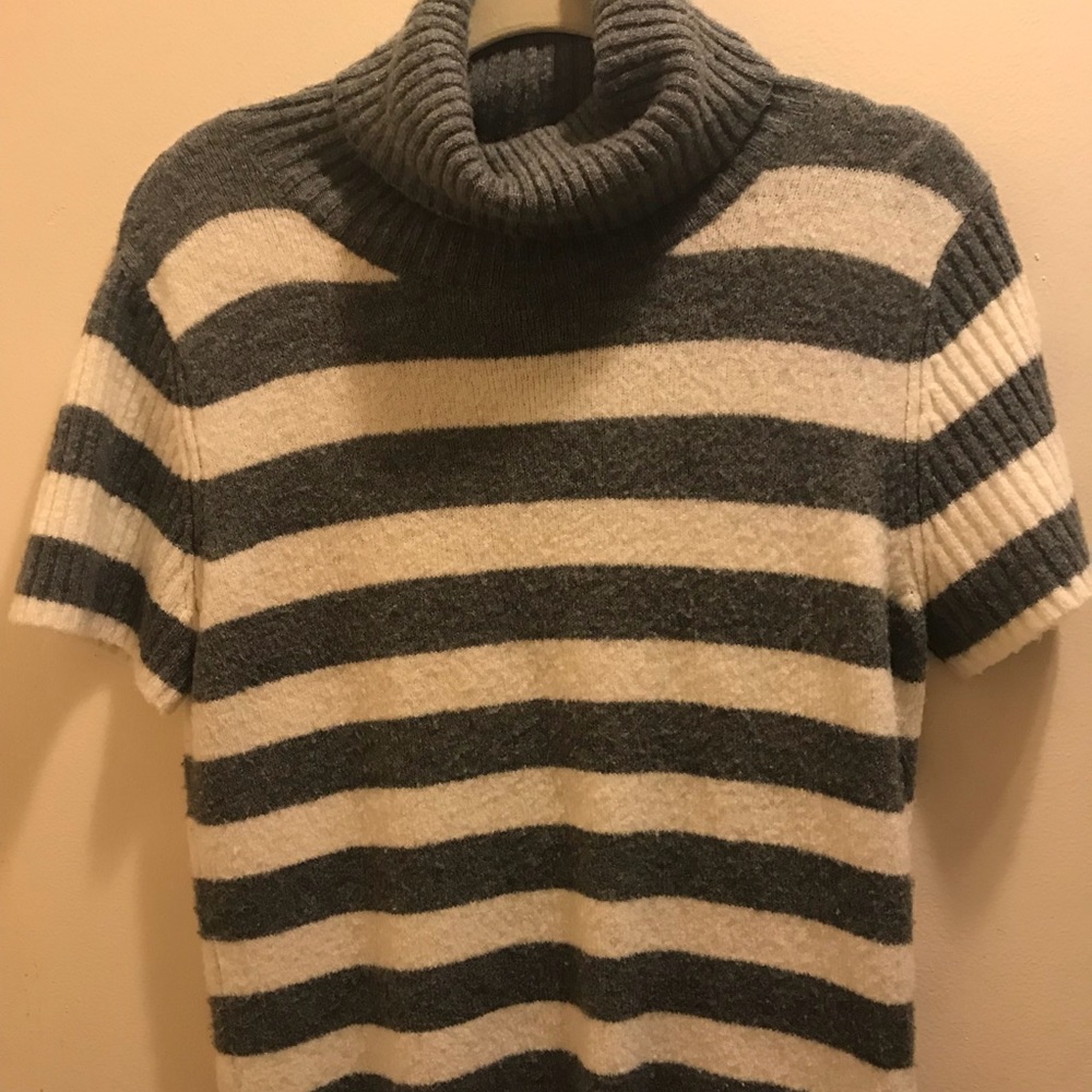 Striped turtleneck!